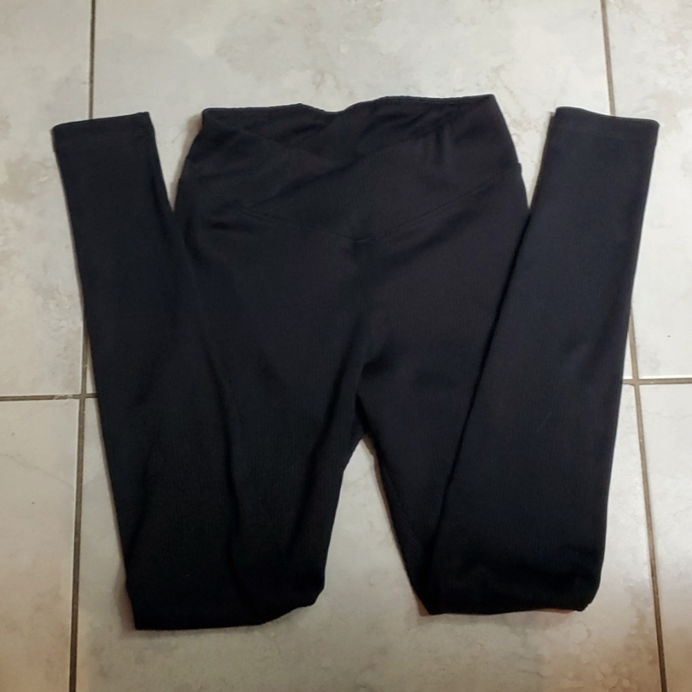 Divided black ribbed leggings. Women's XS.
